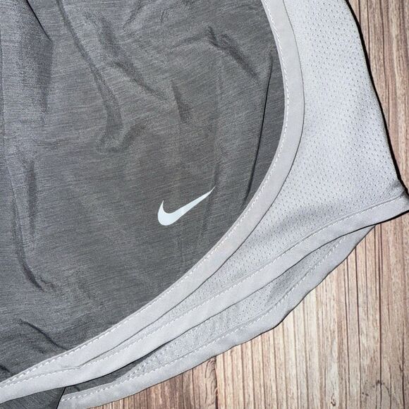 Nike Womens Dri Fit Grey Elastic Waist Drawstring Lined Athletic Shorts Size M - Picture 2 of 6